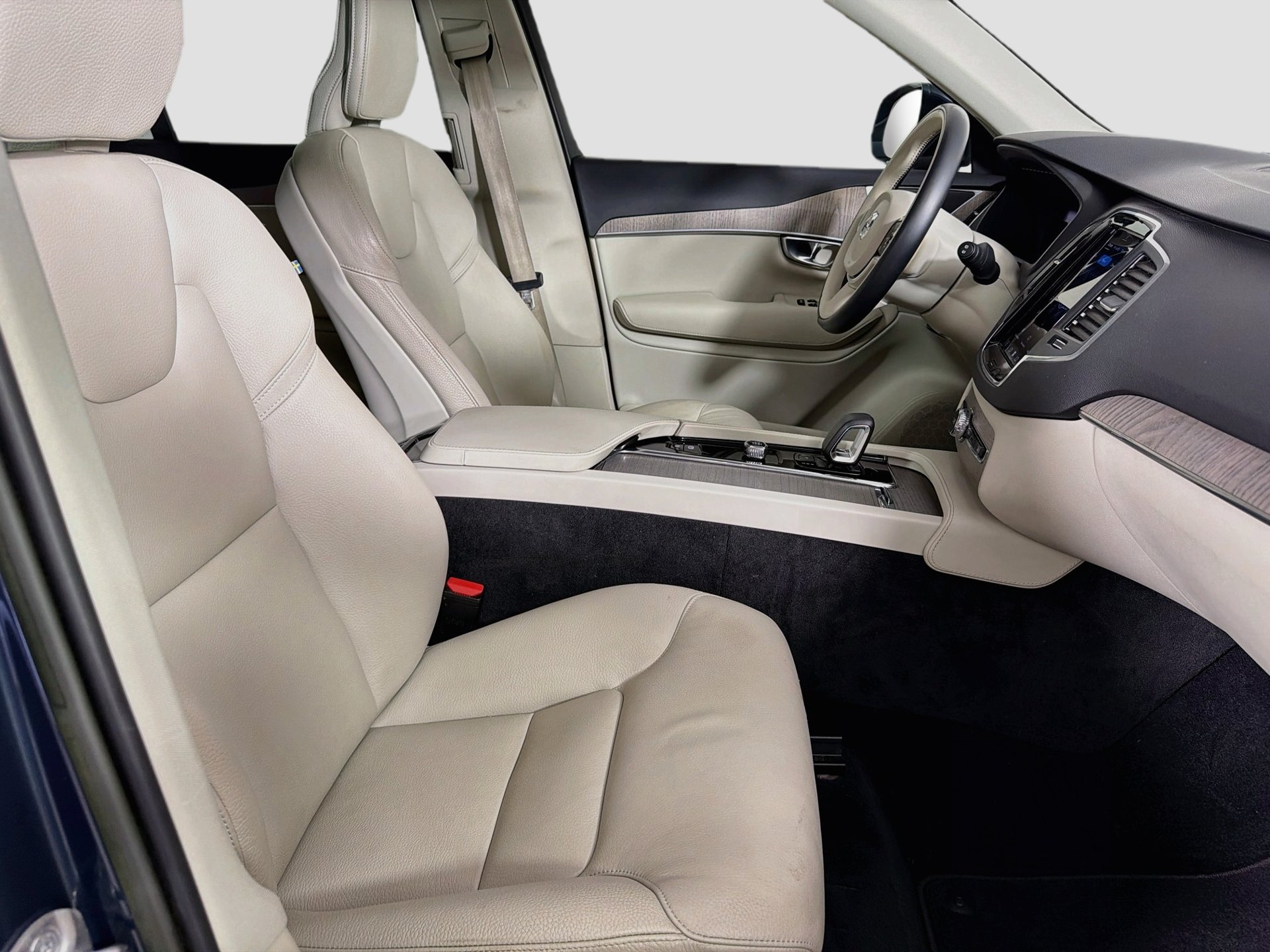 Certified 2023 Volvo XC90 B6 Core w/ Protection Package AWD/4WD image 31