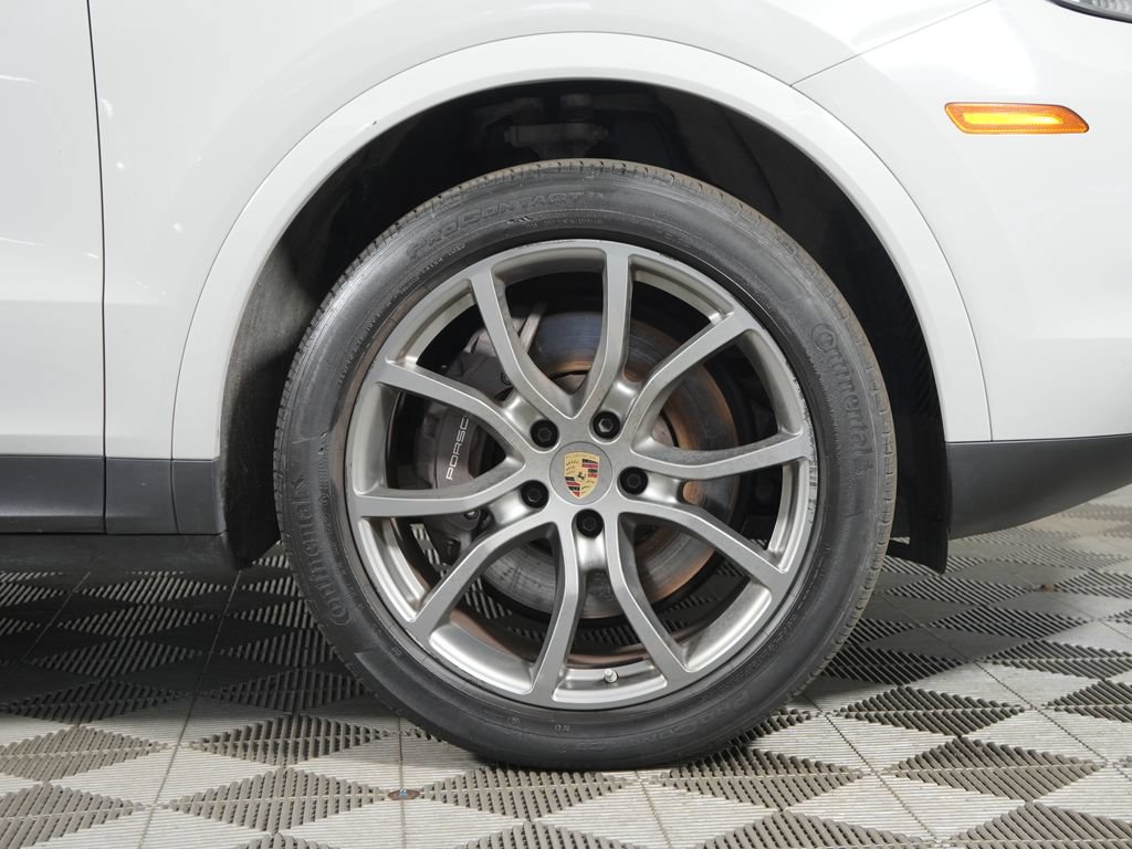 Certified 2023 Porsche Cayenne Platinum Edition AWD/4WD image 16