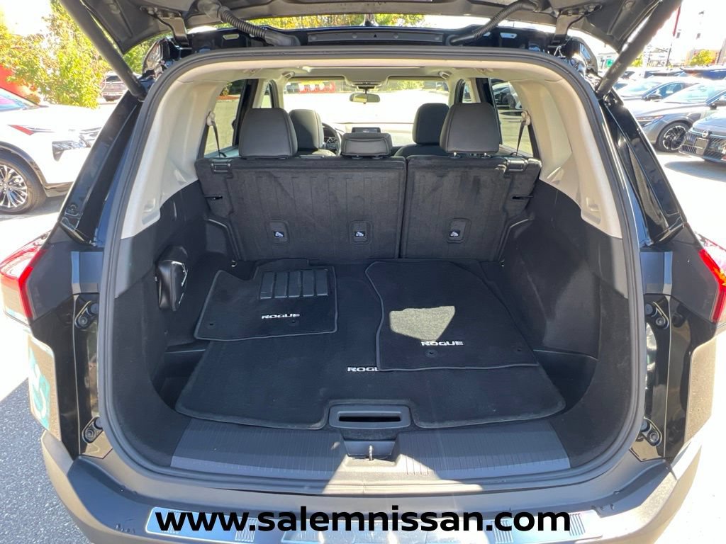 Used 2023 Nissan Rogue SV w/ SV Premium B Package FWD image 21