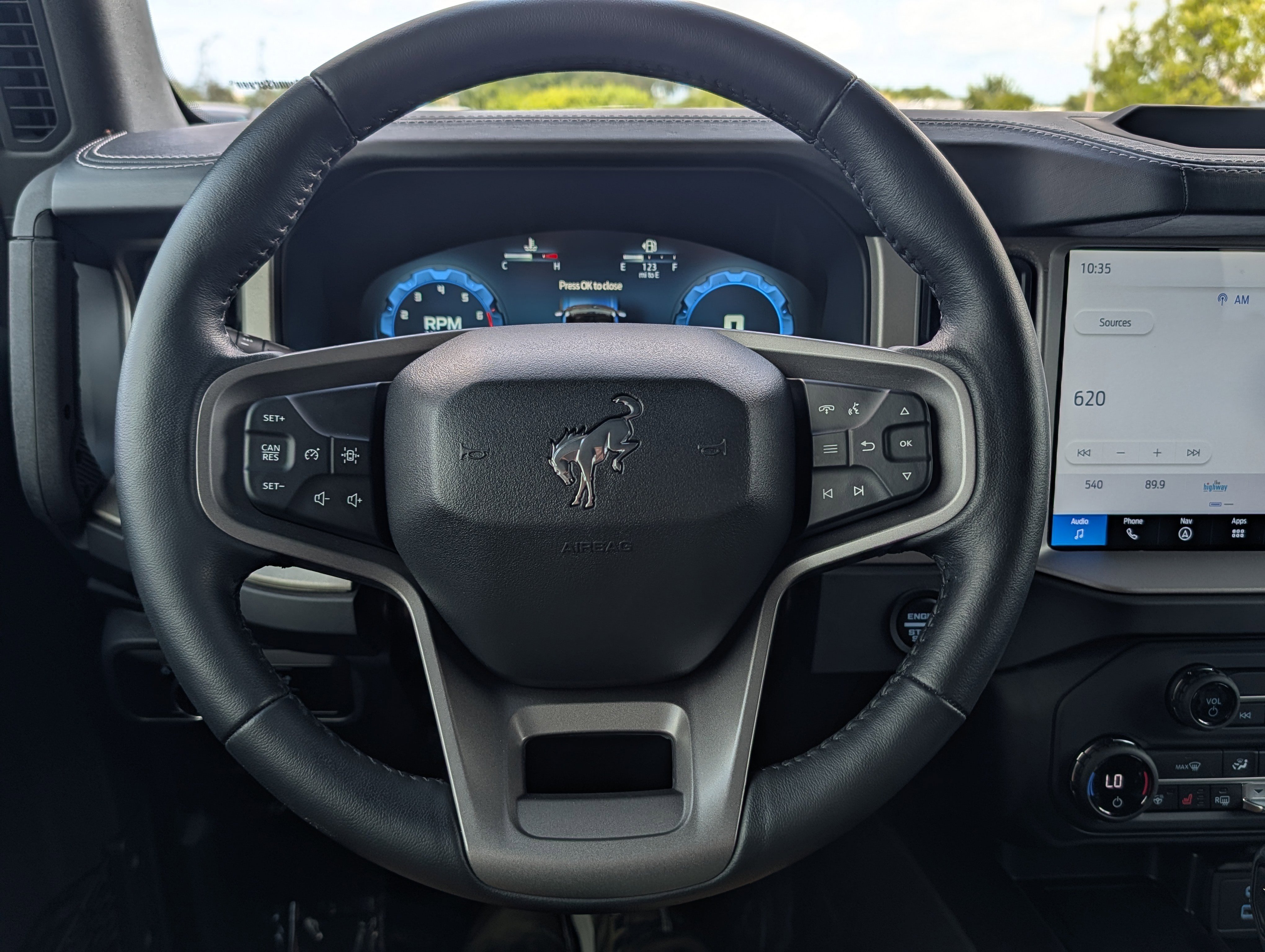 Used 2025 Ford Bronco Outer Banks AWD/4WD image 38