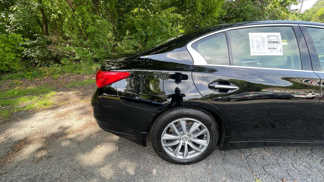 Used 2015 INFINITI Q50 Premium w/ Technology Package AWD/4WD image 9