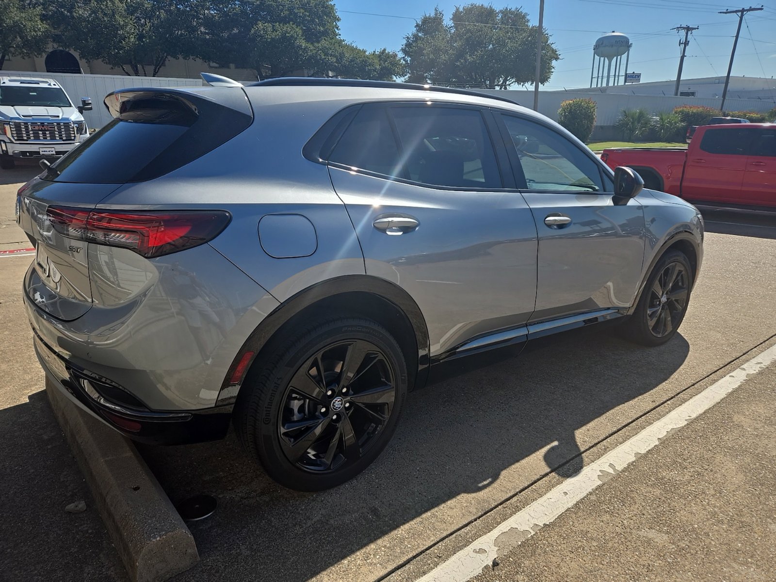 Used 2023 Buick Envision Essence w/ Technology Package I FWD image 5