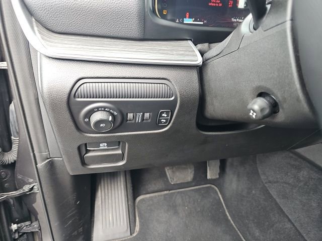 Used 2024 Jeep Wagoneer Series II w/ Flexible Seating Group image 42