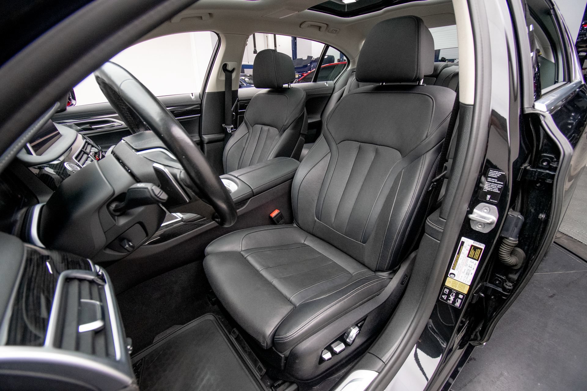 Used 2020 BMW 740i xDrive AWD/4WD image 16
