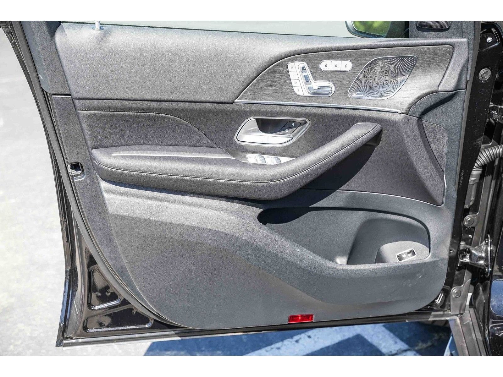New 2026 Mercedes-Benz GLS 450 4MATIC image 19