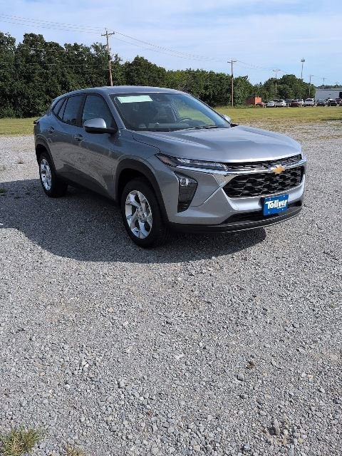 New 2026 Chevrolet Trax LS w/ LS Convenience Package FWD image 4