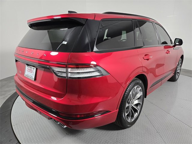 New 2025 Lincoln Aviator AWD w/ Jet Appearance Package image 4