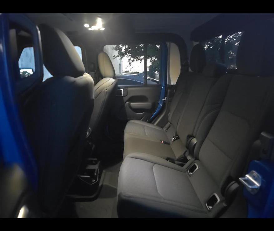 Used 2022 Jeep Gladiator Sport AWD/4WD image 7