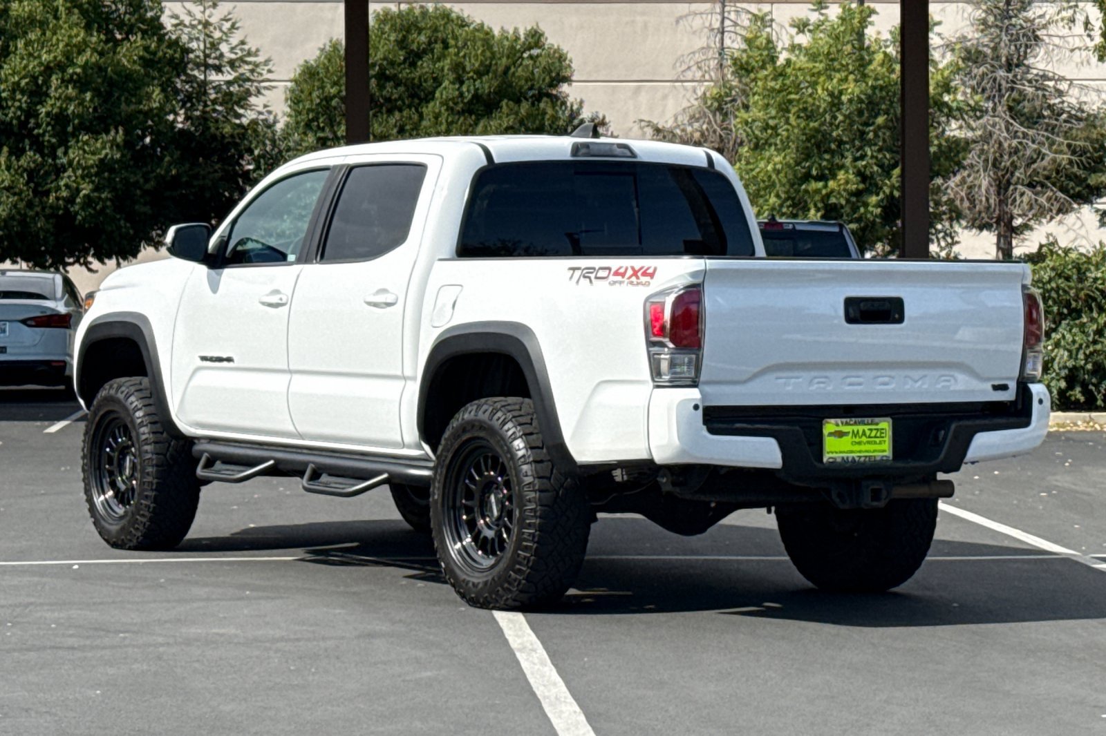 Used 2023 Toyota Tacoma TRD Off-Road w/ Technology Package AWD/4WD image 3