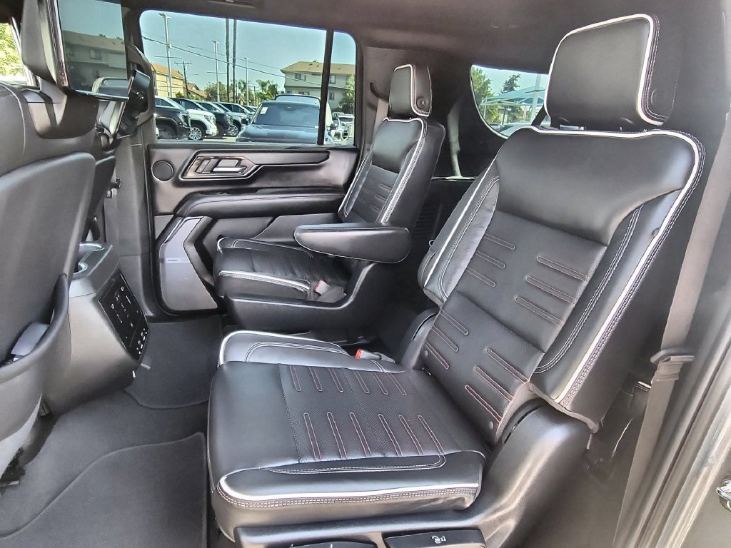 Certified 2025 GMC Yukon XL AT4 Ultimate AWD/4WD image 25