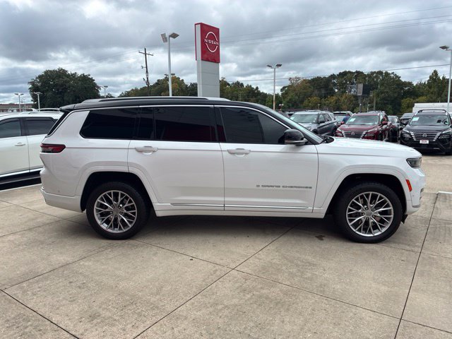 Used 2022 Jeep Grand Cherokee L Summit w/ Advanced Protech Group IV AWD/4WD image 5