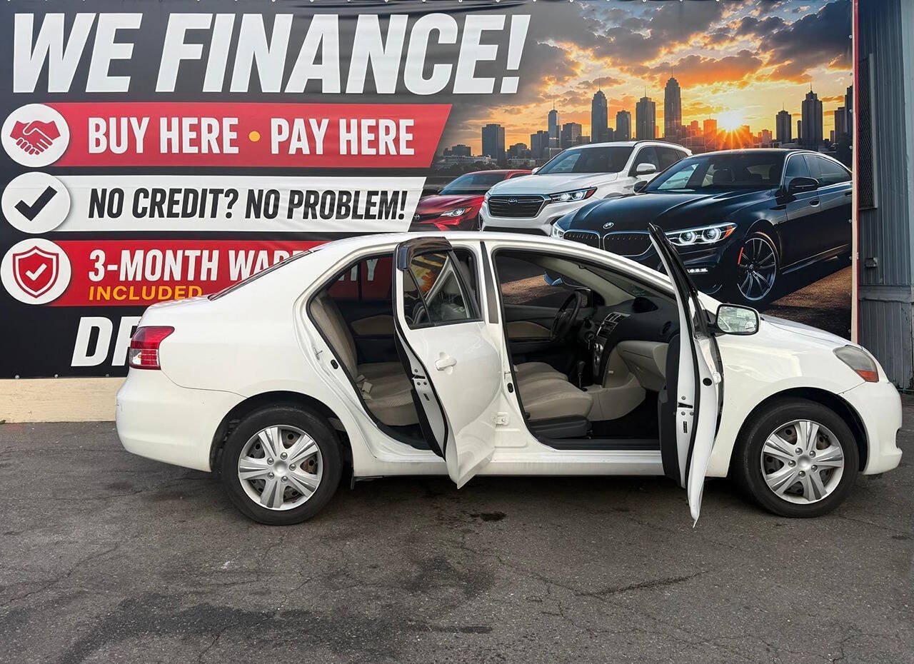 Used 2008 Toyota Yaris Sedan w/ Convenience Pkg FWD image 4