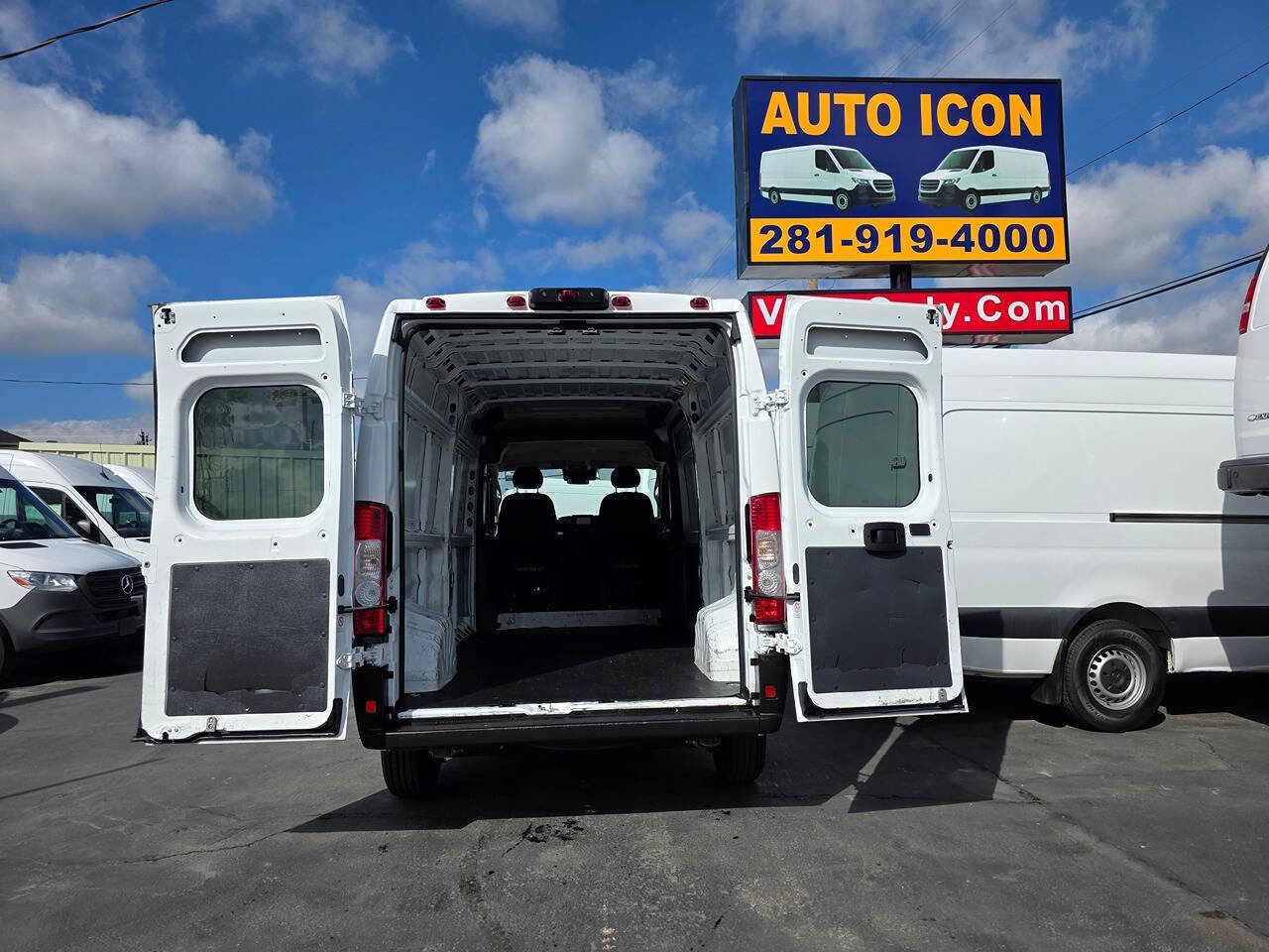 Used 2023 RAM ProMaster 2500 image 12