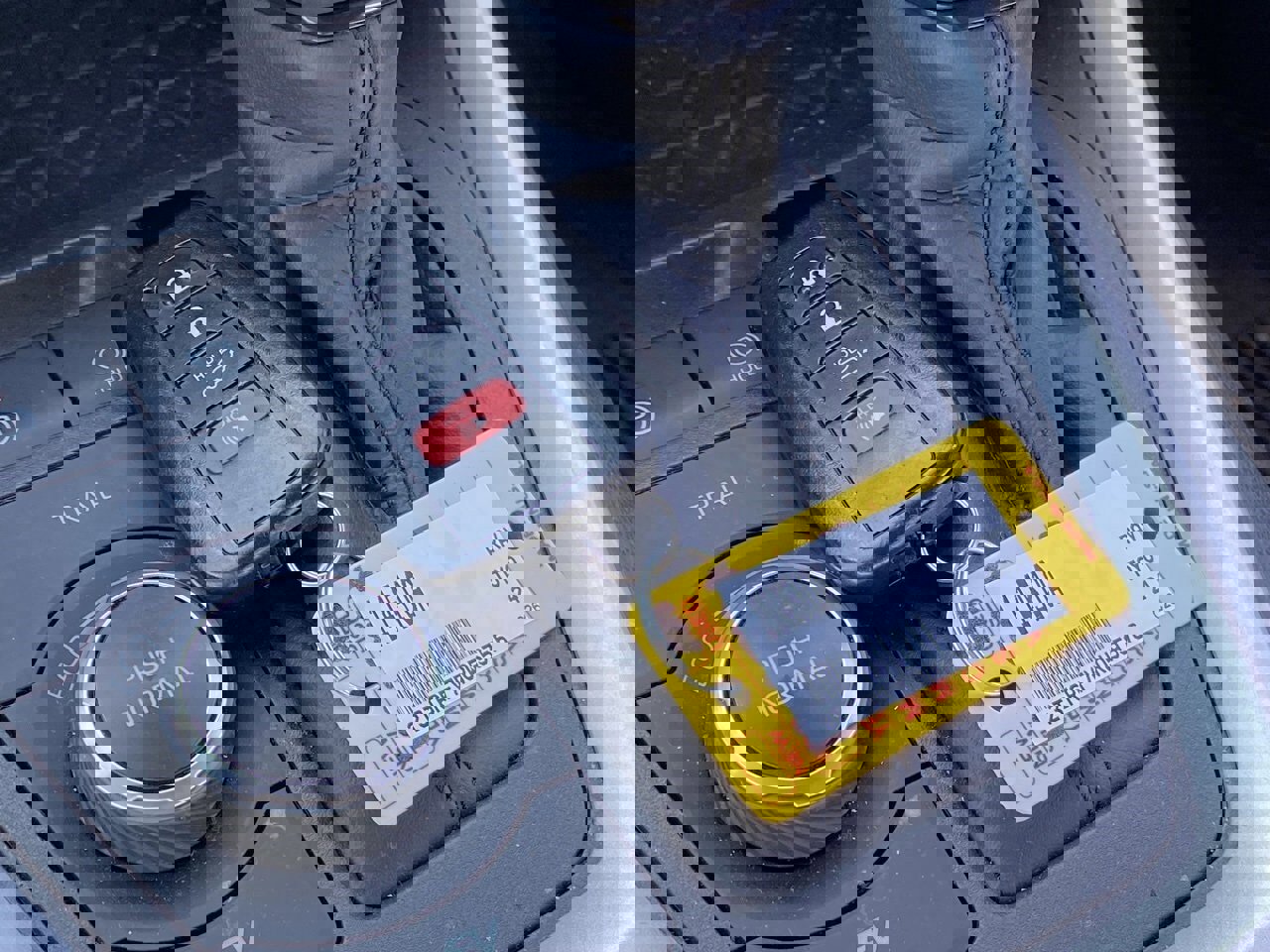 Used 2024 Toyota RAV4 SE w/ Convenience Package image 8