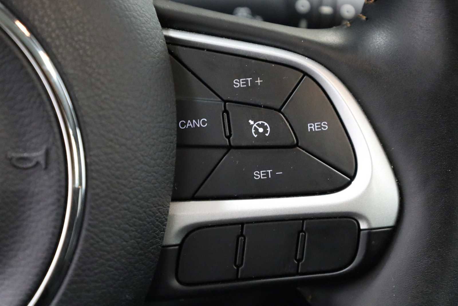 Used 2019 Jeep Compass Limited w/ Safety & Security Group AWD/4WD image 26
