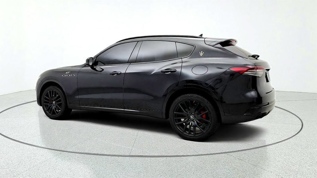 Used 2022 Maserati Levante GT AWD/4WD image 7