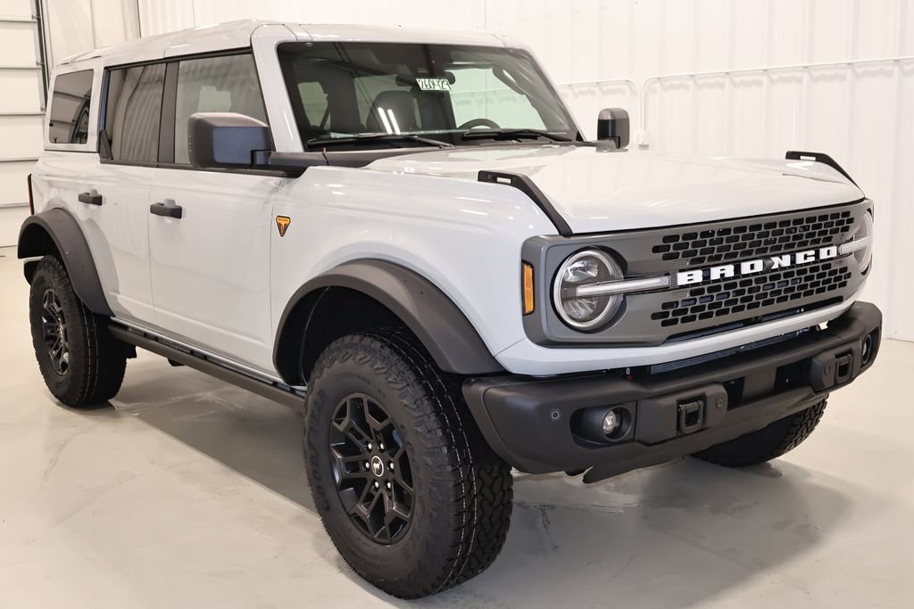 New 2026 Ford Bronco Badlands image 3
