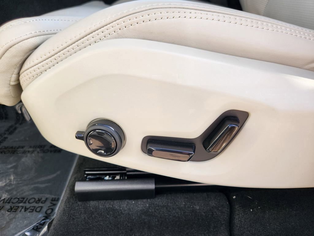 New 2026 Volvo XC60 B5 Ultra w/ Protection Package Premier image 13