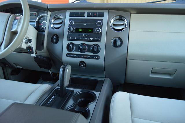 Used 2010 Ford Expedition XLT AWD/4WD image 19