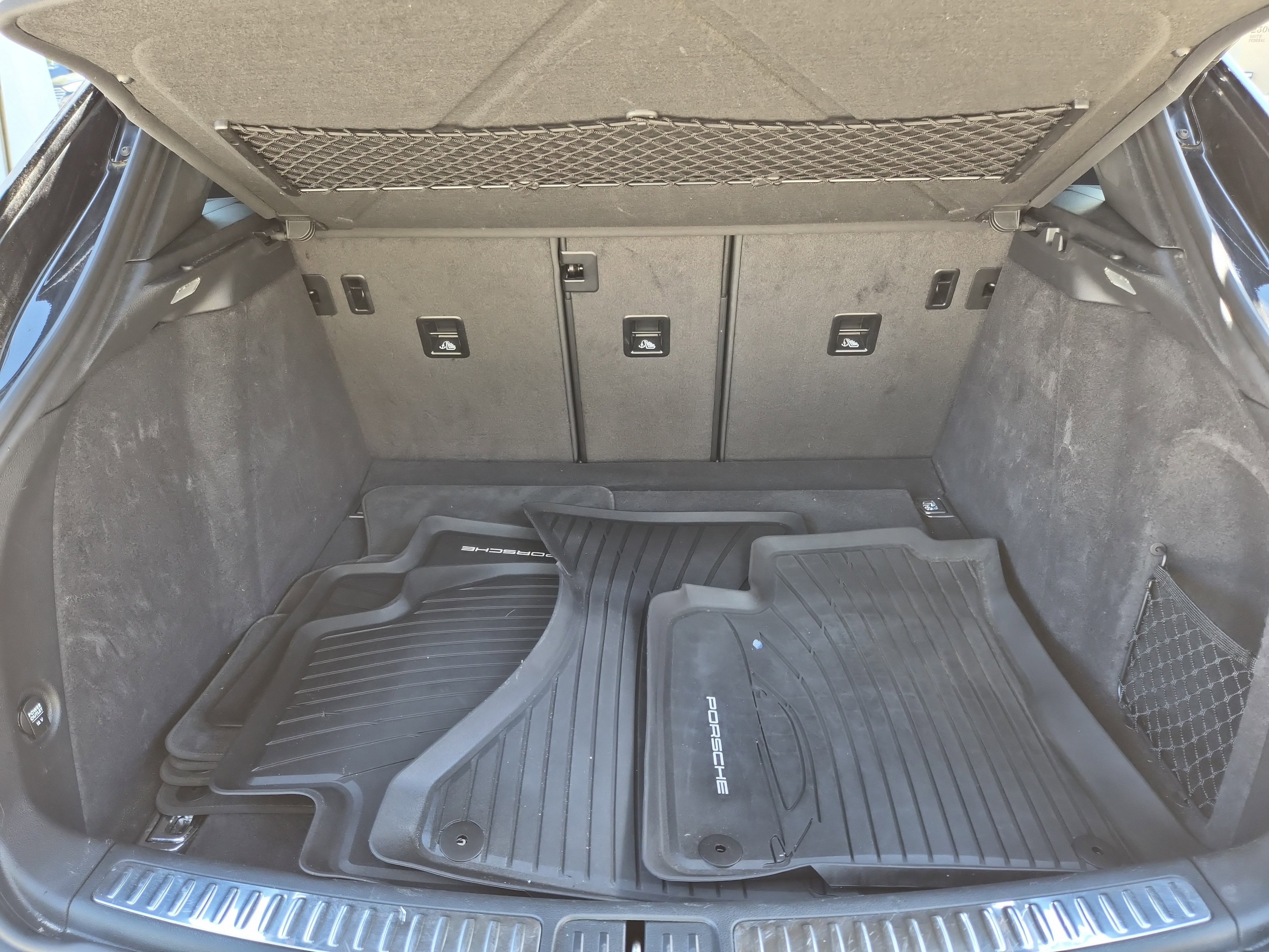 Used 2020 Porsche Macan image 8