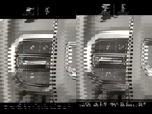 Used 2025 GMC Yukon XL Denali image 12