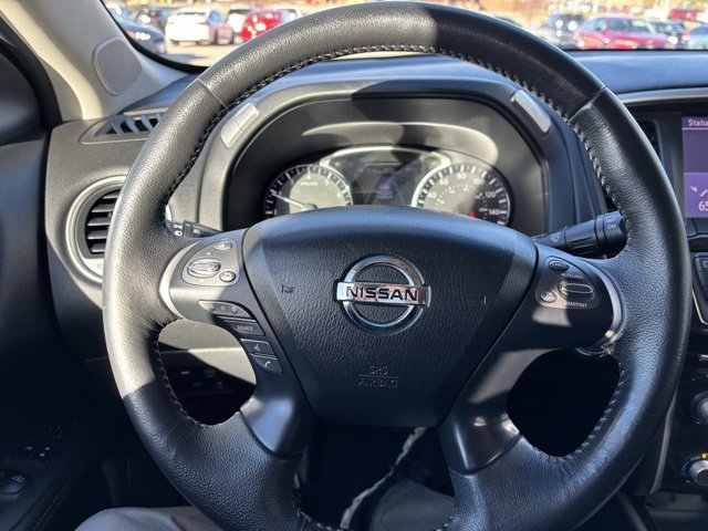Used 2013 Nissan Pathfinder Platinum image 13
