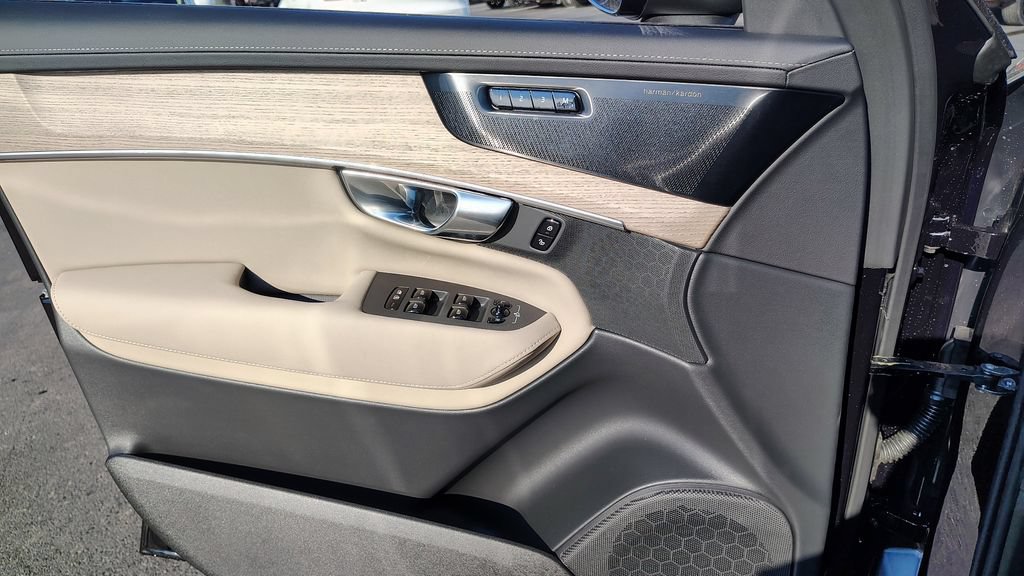 New 2026 Volvo XC90 B6 Plus AWD/4WD image 8