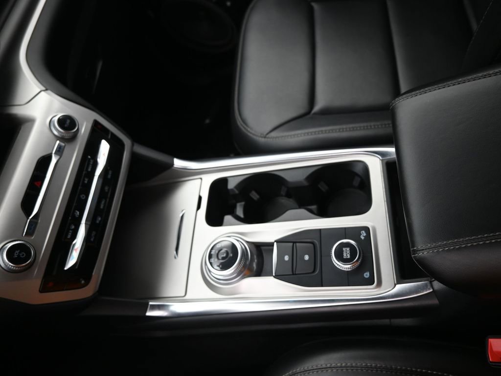 Used 2022 Ford Explorer XLT w/ Equipment Group 202A image 20