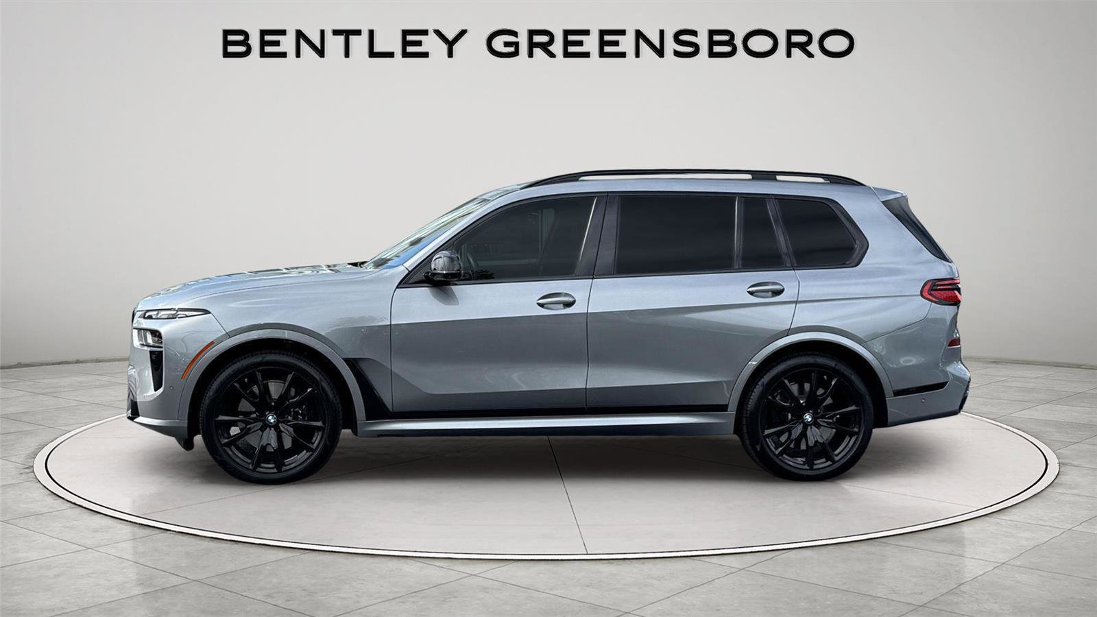 Used 2025 BMW X7 M60i image 5