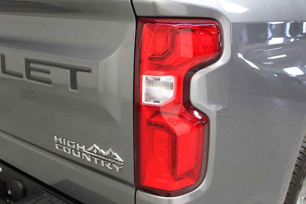 Used 2019 Chevrolet Silverado 1500 High Country w/ High Country Premium Package image 40