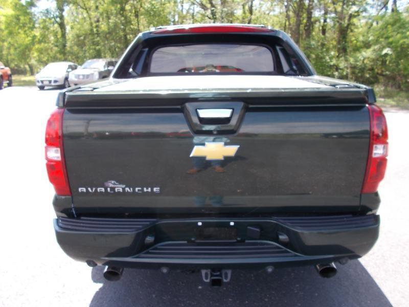 Used 2013 Chevrolet Avalanche LS image 15