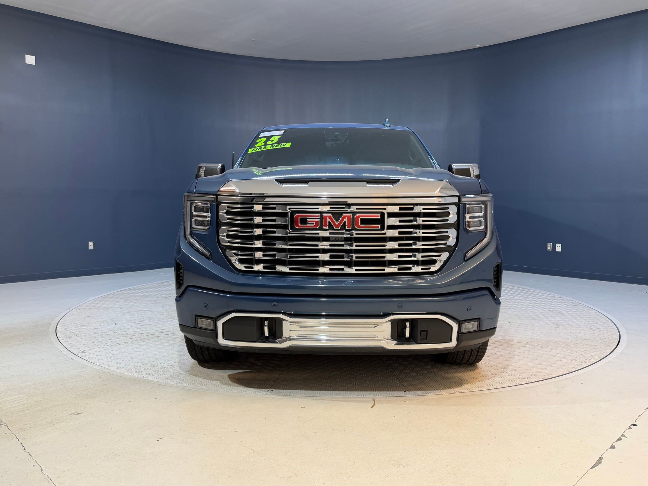 Used 2025 GMC Sierra 1500 Denali AWD/4WD image 6