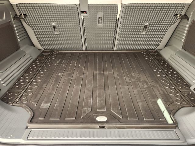 Used 2026 Land Rover Defender 110 S image 22