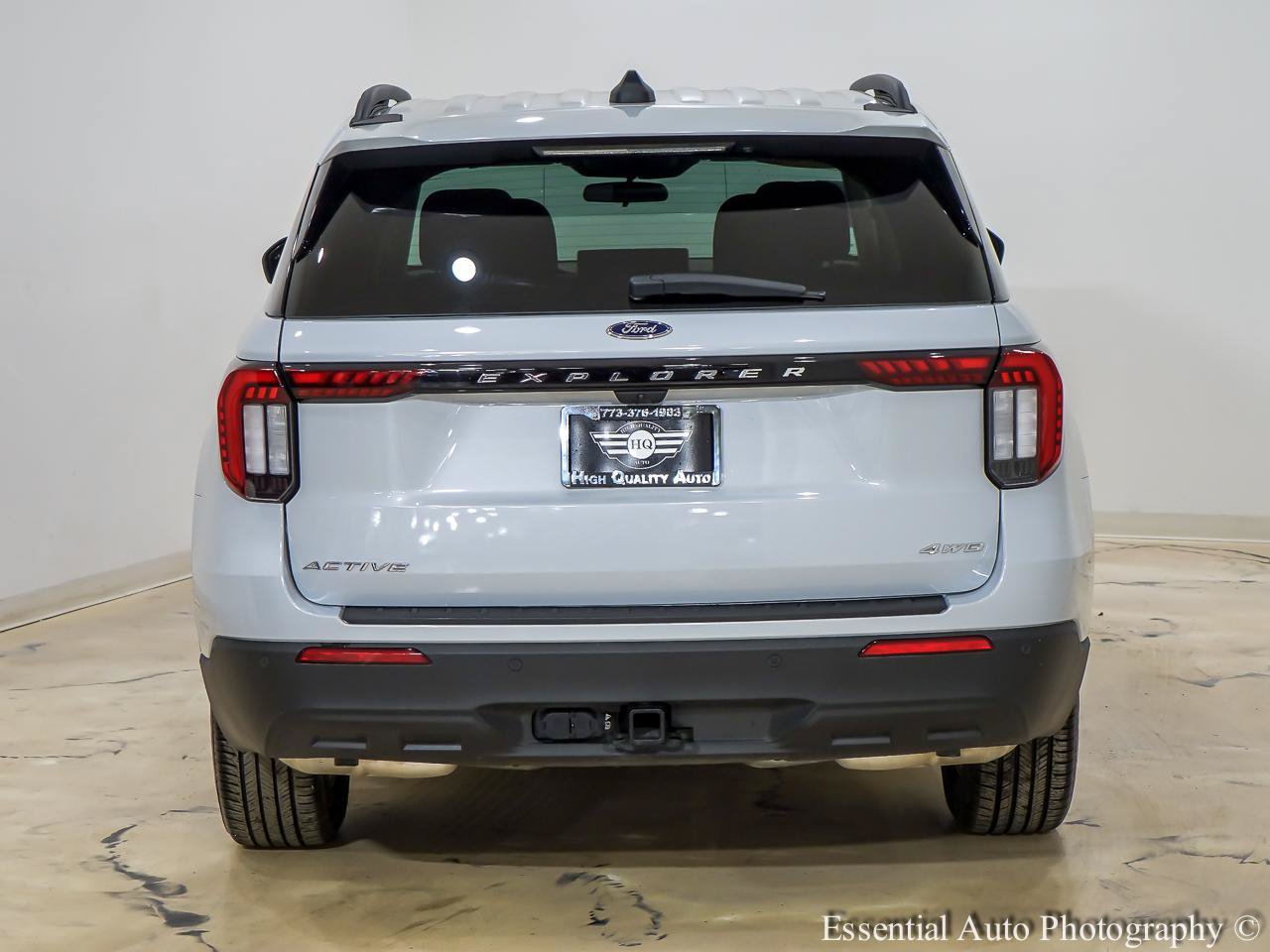 Used 2025 Ford Explorer Active AWD/4WD image 7