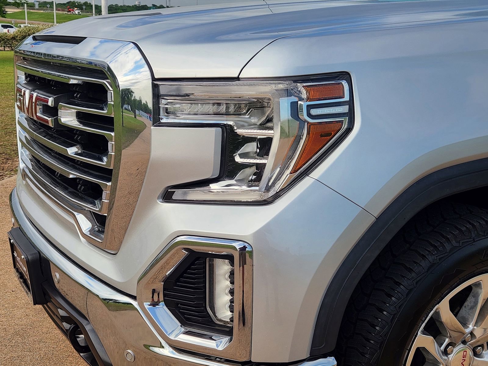 Used 2020 GMC Sierra 1500 SLT AWD/4WD image 10