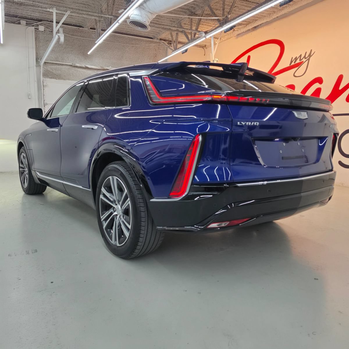 Used 2024 Cadillac Lyriq Luxury RWD image 4