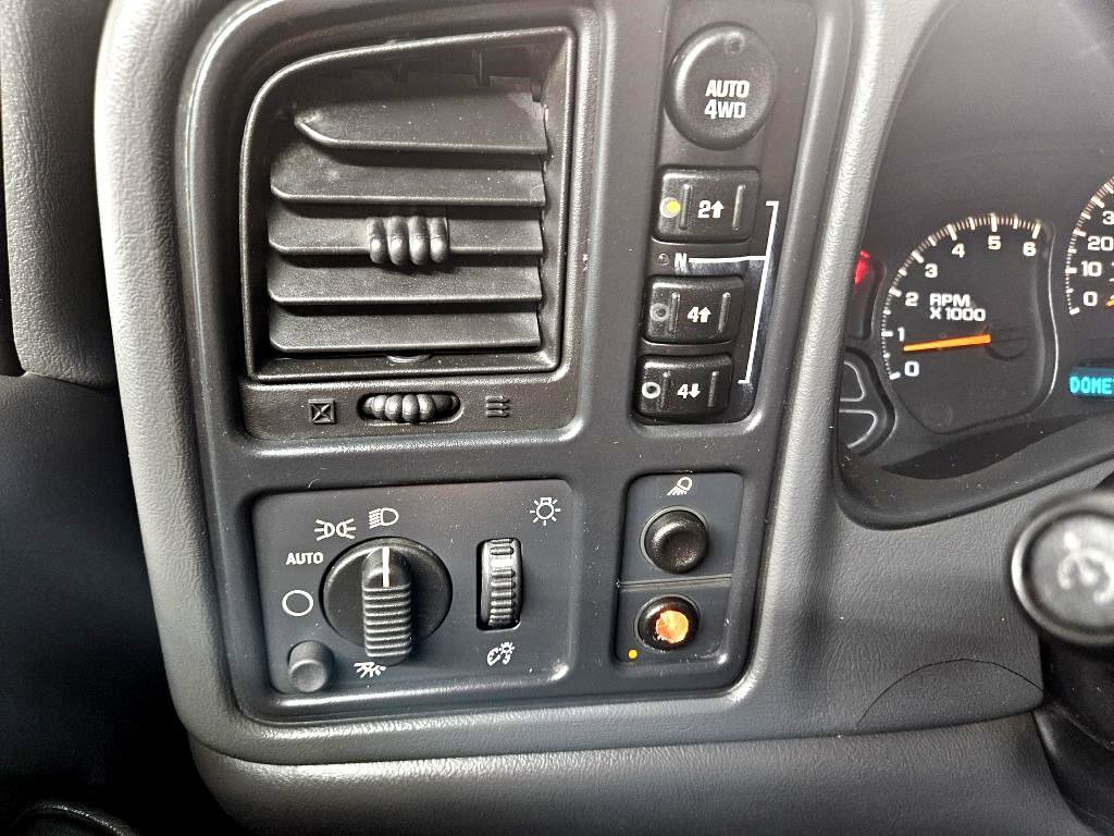 Used 2005 Chevrolet Silverado 1500 4x4 Extended Cab w/ Light Duty Power Package image 20