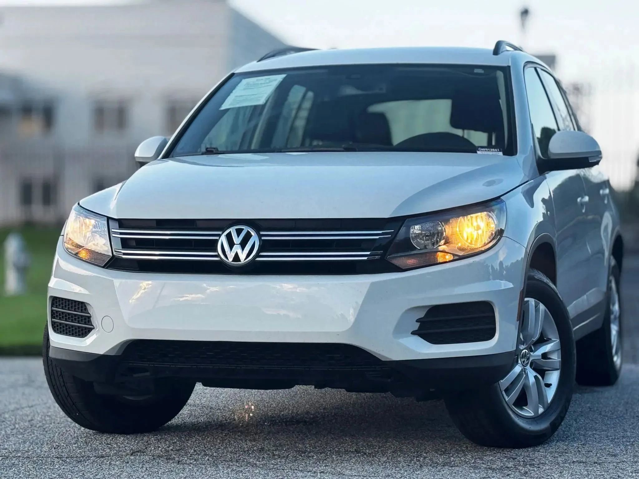 Used 2016 Volkswagen Tiguan S FWD image 2