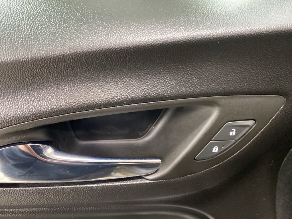 Used 2023 Chevrolet Equinox LT image 30