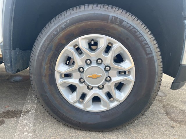 Used 2025 Chevrolet Silverado 2500 LT image 38