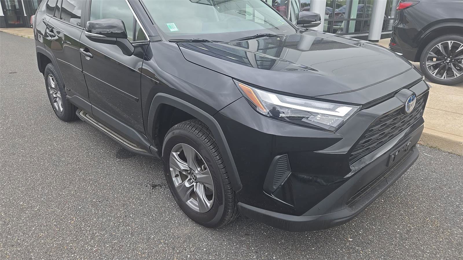 Used 2022 Toyota RAV4 XLE w/ Convenience Package image 11