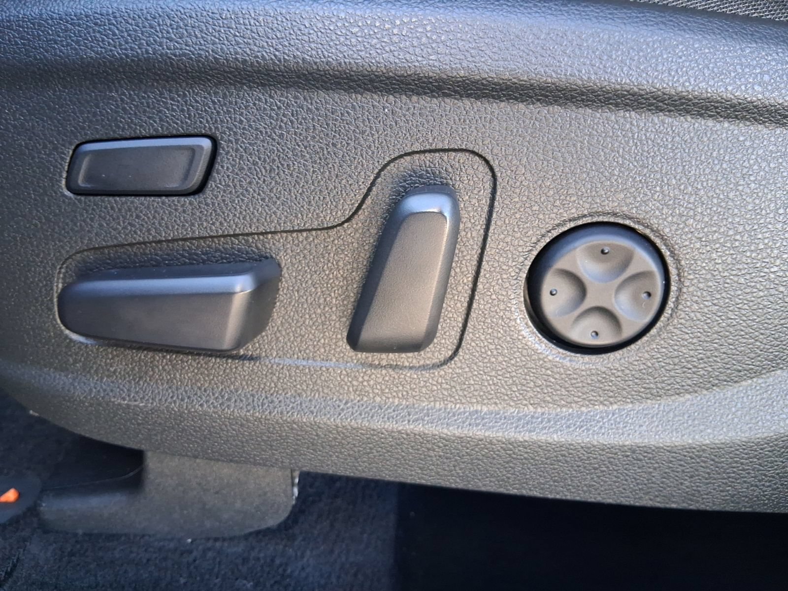 Used 2022 Hyundai Santa Fe Limited AWD/4WD image 7