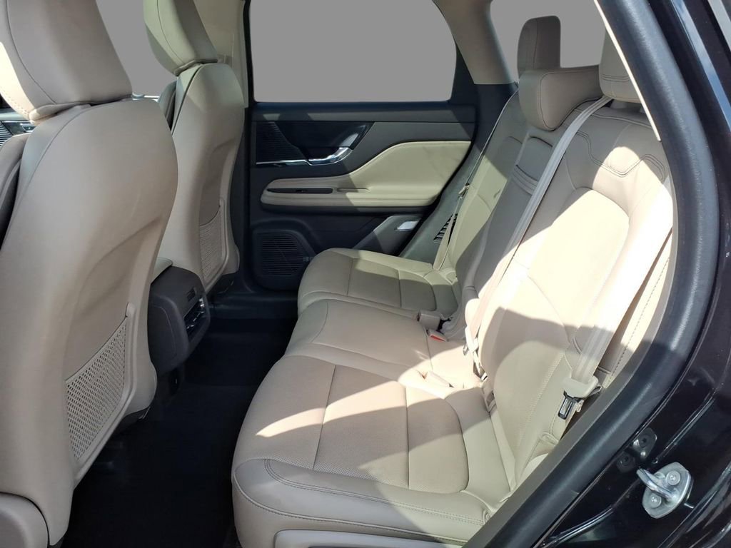 Used 2022 Lincoln Corsair FWD w/ Premium Package image 5