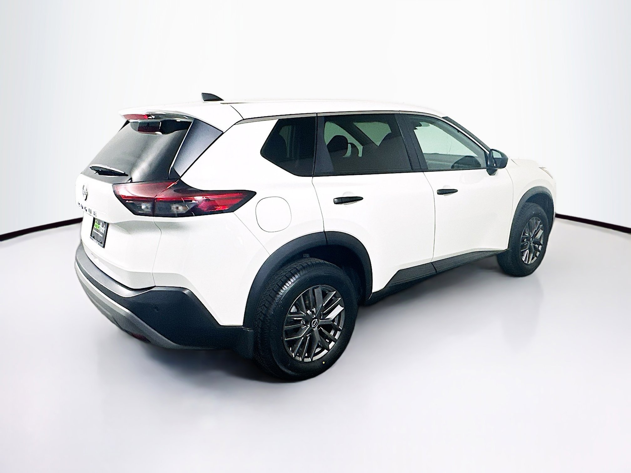 Used 2023 Nissan Rogue S image 9
