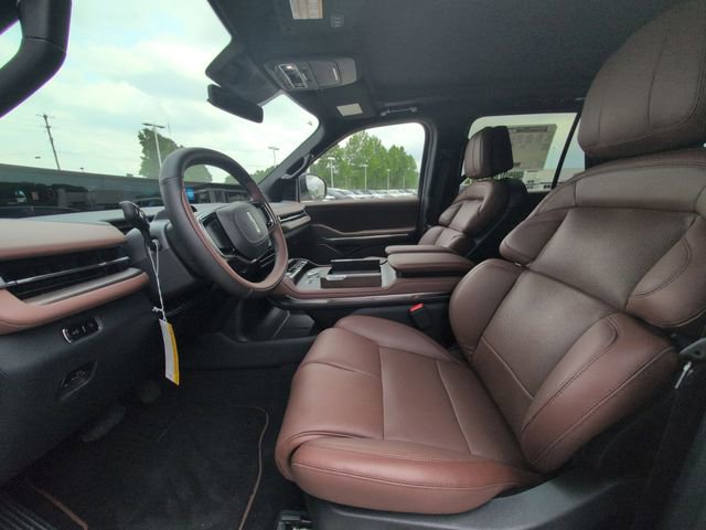 New 2026 Lincoln Navigator Reserve AWD/4WD image 10