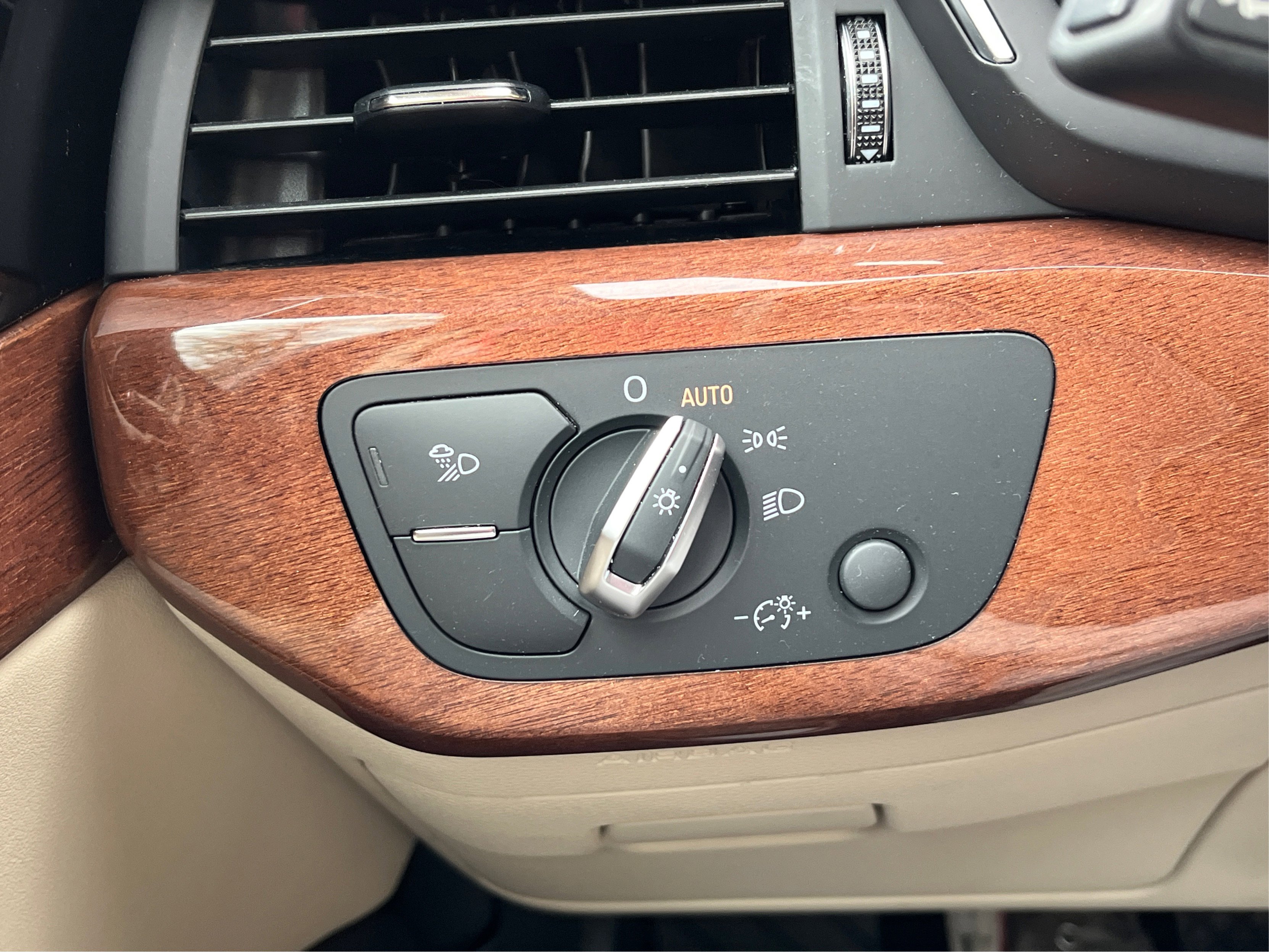 Used 2022 Audi A4 2.0T Premium w/ Convenience Package image 21