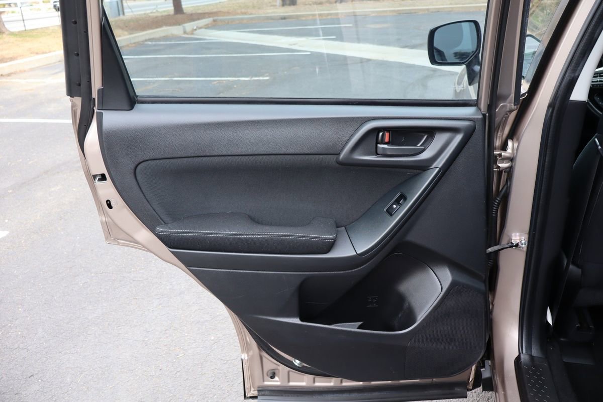 Used 2015 Subaru Forester 2.5i image 24