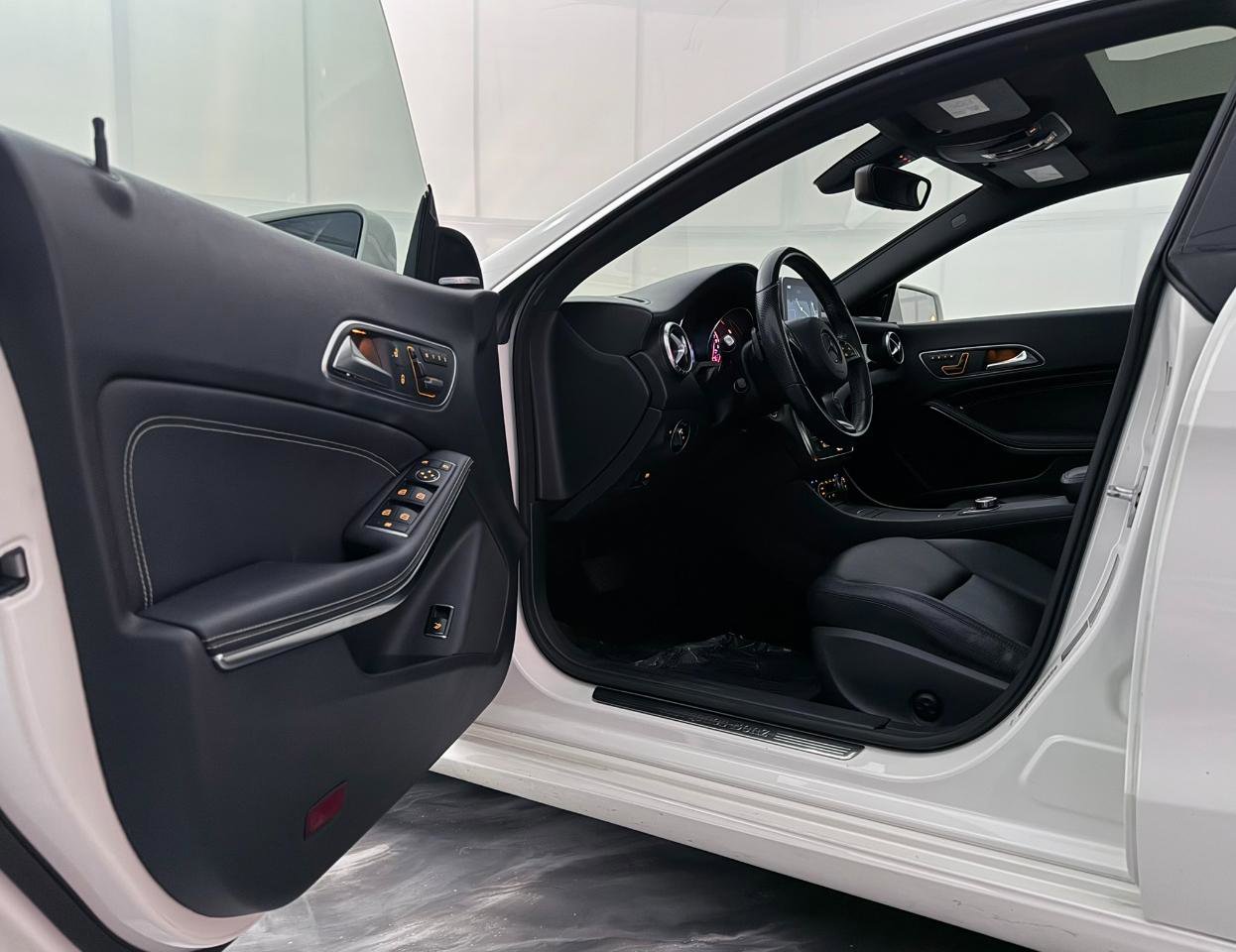 Used 2015 Mercedes-Benz CLA 250 4MATIC image 16