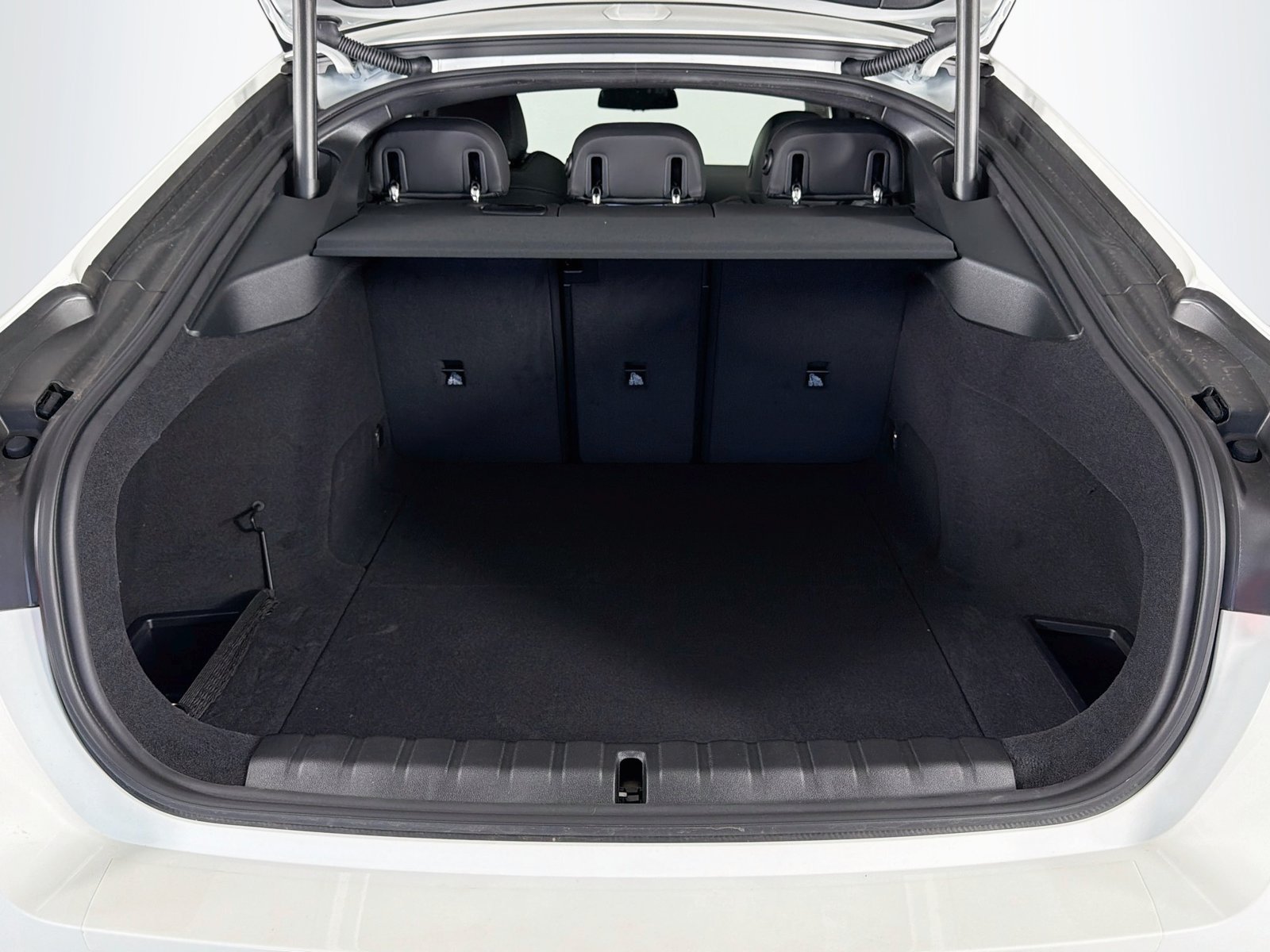 New 2026 BMW i4 eDrive40 w/ Parking Assistance Package RWD image 27