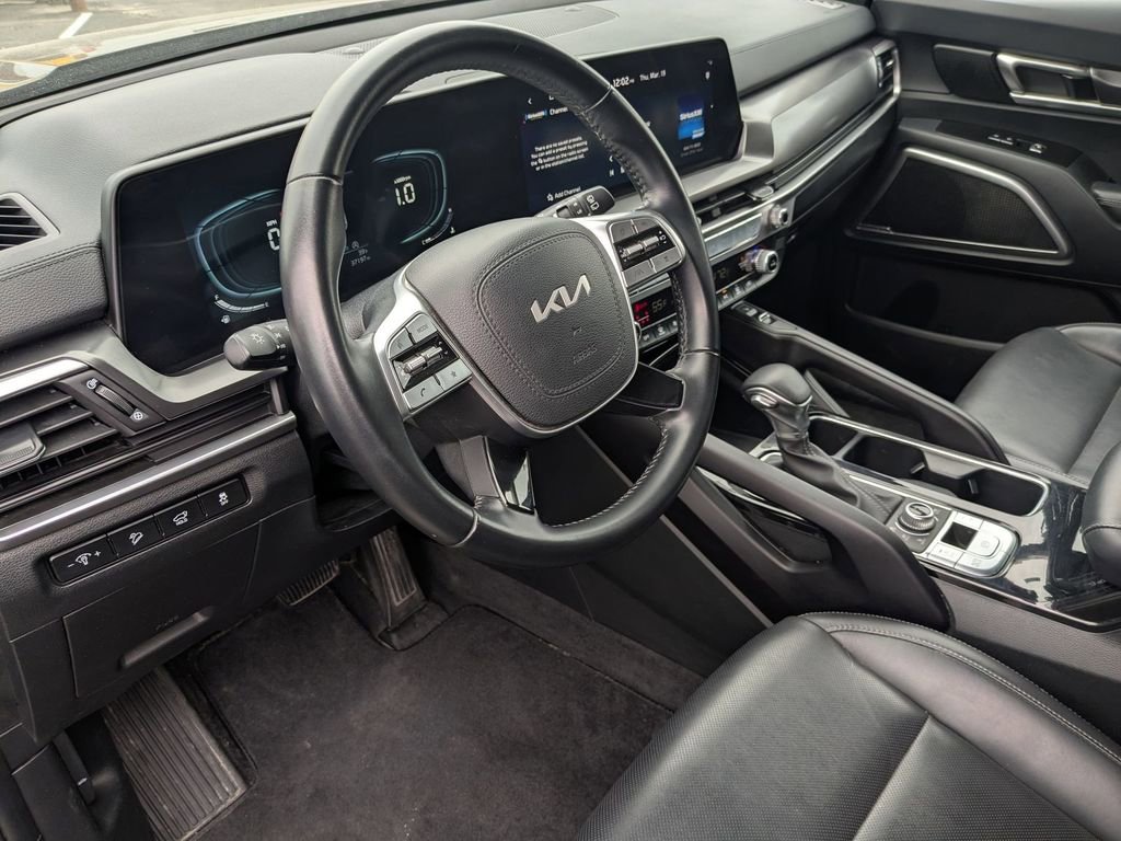 Used 2025 Kia Telluride S image 15